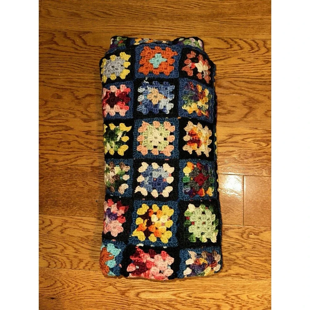 Handmade size 66x41